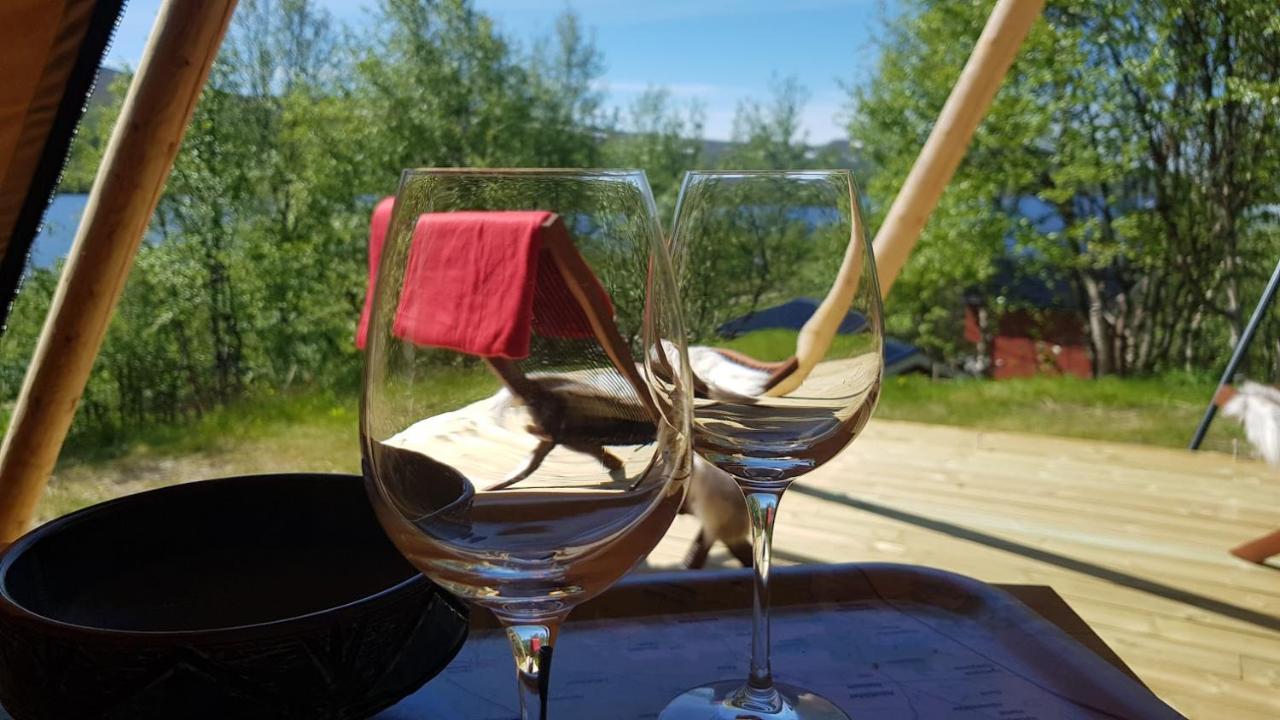 Fjallnaes Camping & Lodges Ostra Malmagen Екстер'єр фото